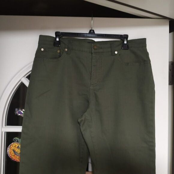 Chaps Olive Green Cropped Jeans Size Women's 12 - Picture 2 of 4
